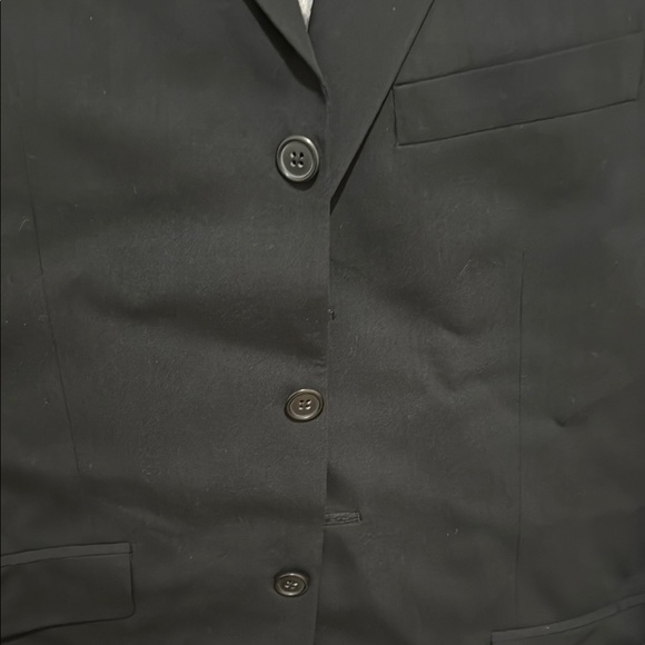 Calvin Klein Men’s Black Suit with Smooth Wool Fabric and Notched Lapels - Picture 4 of 12